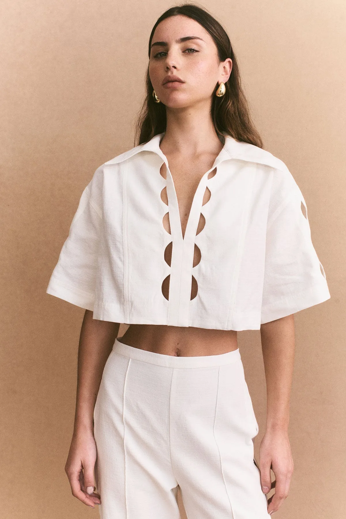 JULIETA SCALLOP CUT OUT SHORT SLEEVE SHIRT