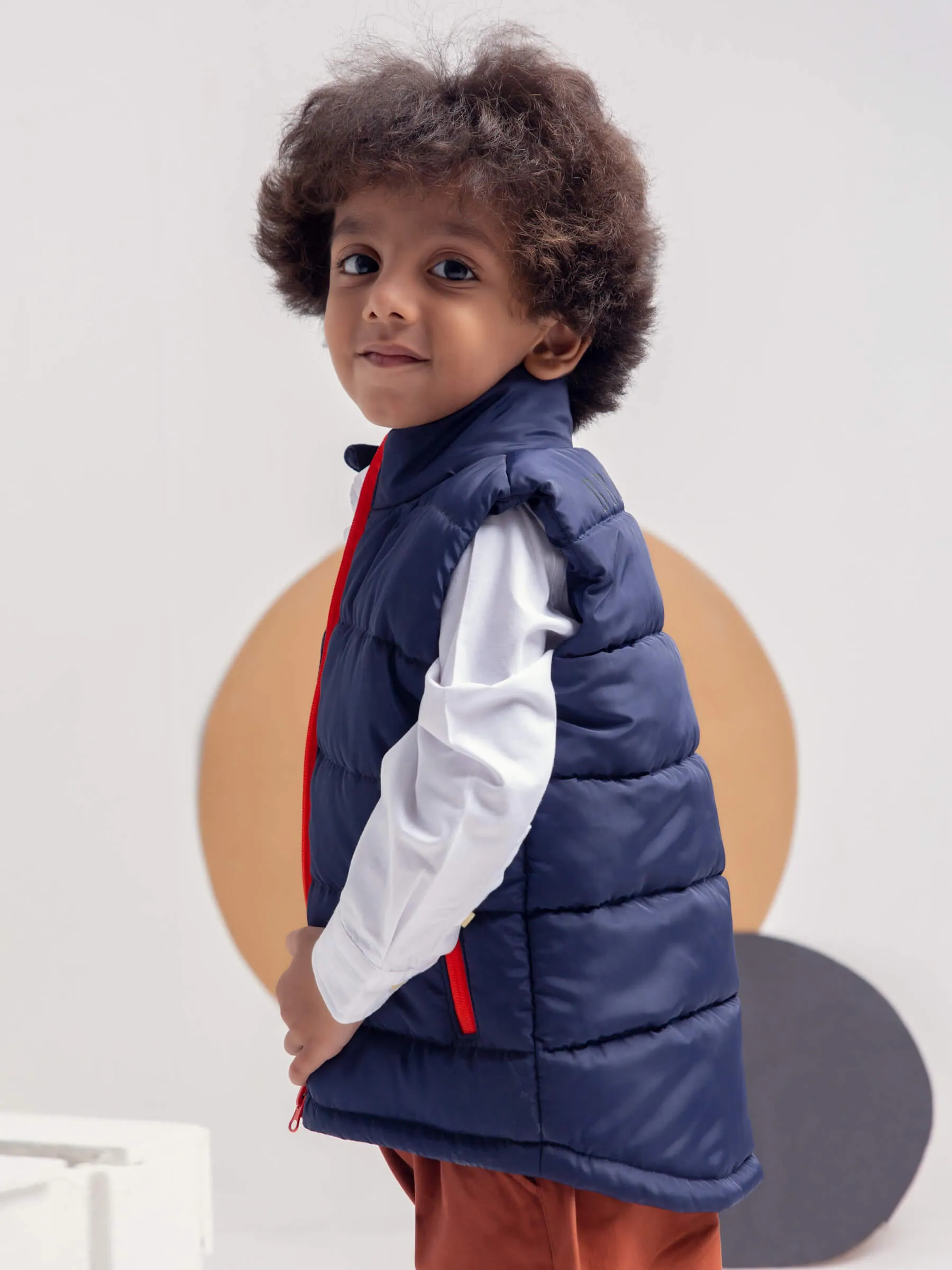 Navy Blue & Red Sleeveless Casual Puffer Jacket